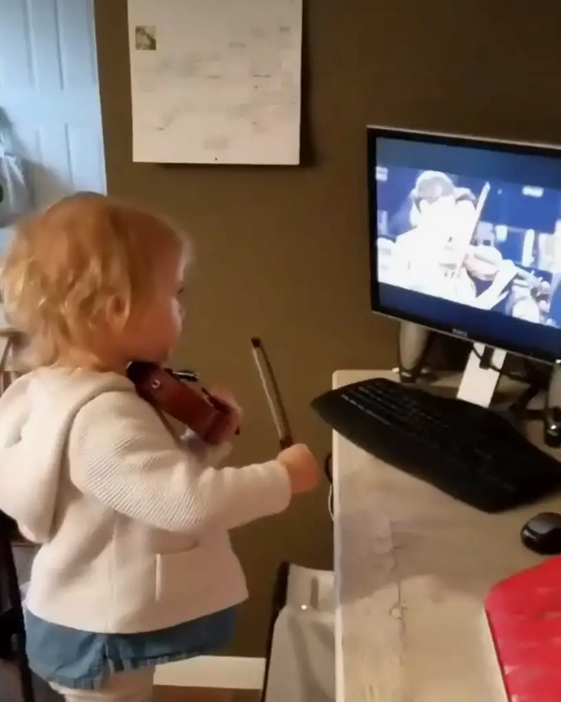 girl playing violin