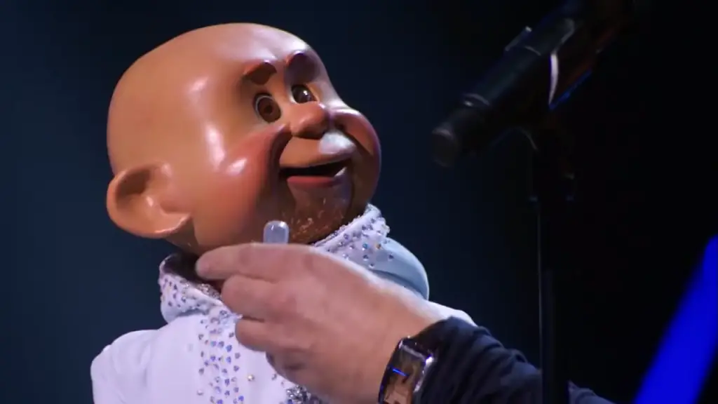 America's Got Talent 2015 S10E10 Judge Cuts - Paul Zerdin Ventriloquist 2-20 screenshot