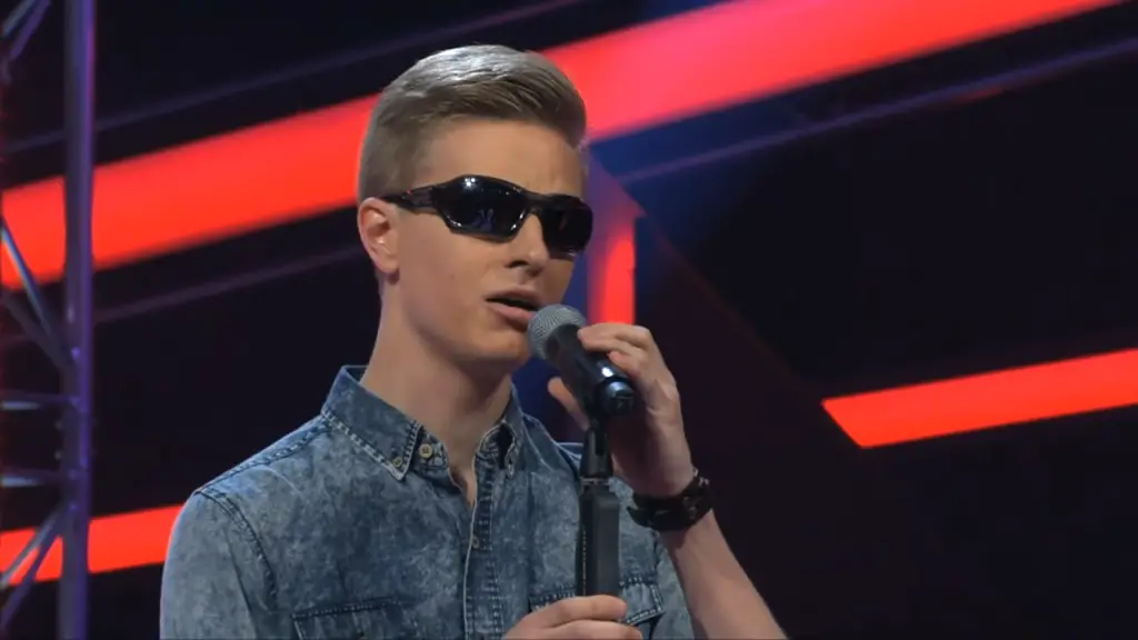 Vernon Barnard sings 'Story of My Life' _ The Blind Auditions _ The Voice South Africa 2016 0-47 screenshot
