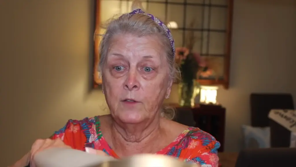 77 Year Old Demonstrates Mature Makeup Routine That Makes Her Look Like She Has A Facelift 6342