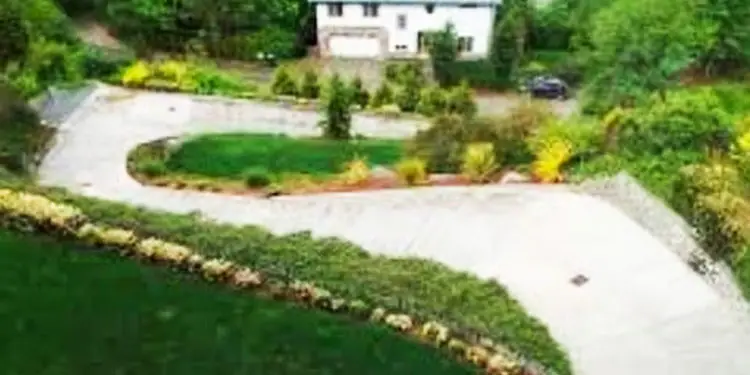 rude-neighbor-builds-his-driveway